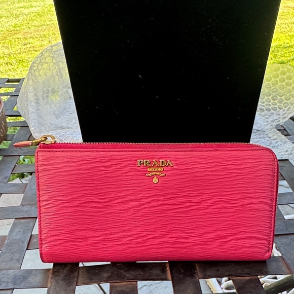 Prada  Pink Saffiano Zippy Wallet - Picture 1 of 8